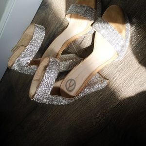 The wishbone collection rhinestone heals